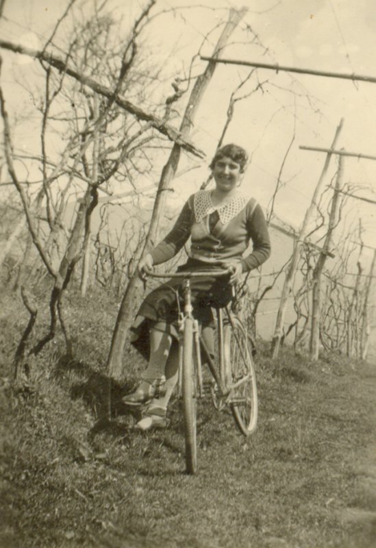 Una vatarota in bicicletta