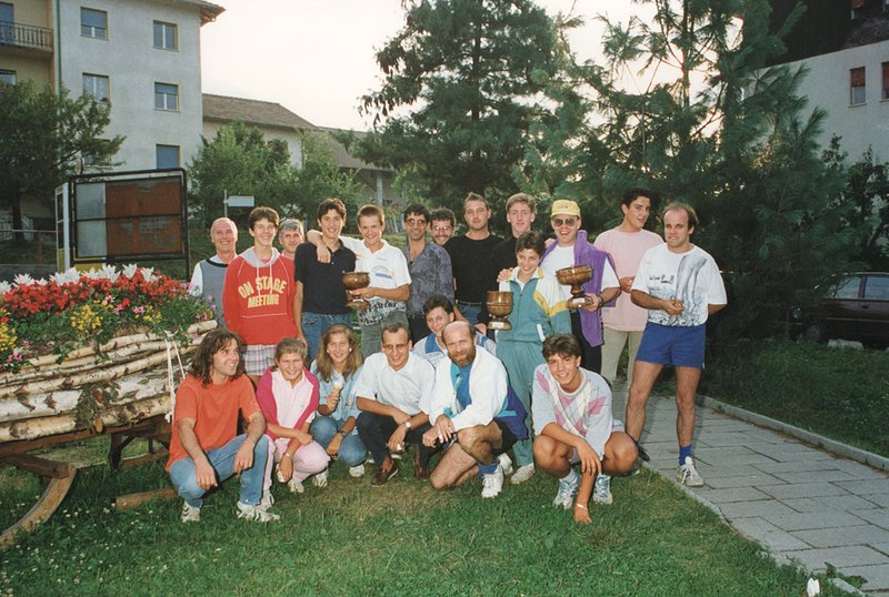 Foto di gruppo torneo di tennis